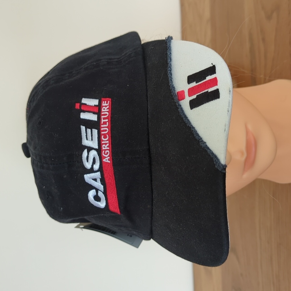 Dry fit Nike golf polo shirt and baseball cap - Picture 7 of 10